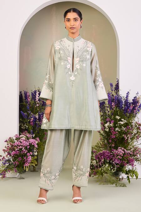 Shop Sue Mue Green Silk, Handloom Cotton, Embroidery, Applique Kurta Set Online at Aza Fashions Shop_Sue Mue_Green Silk, Handloom Cotton, Embroidery, Applique Kurta Set _Online_at_Aza_Fashions