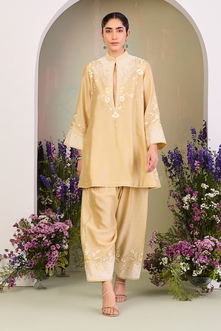 Sue Mue_Yellow Chanderi, Silk Applique, Embroidery Mandarin Collar Pastel Kurta Set _at_Aza_Fashions