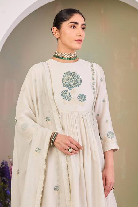 Buy_Sue Mue_Green Chanderi, Silk Embroidery, Zari Round Neck Floral Anarkali Set _Online_at_Aza_Fashions