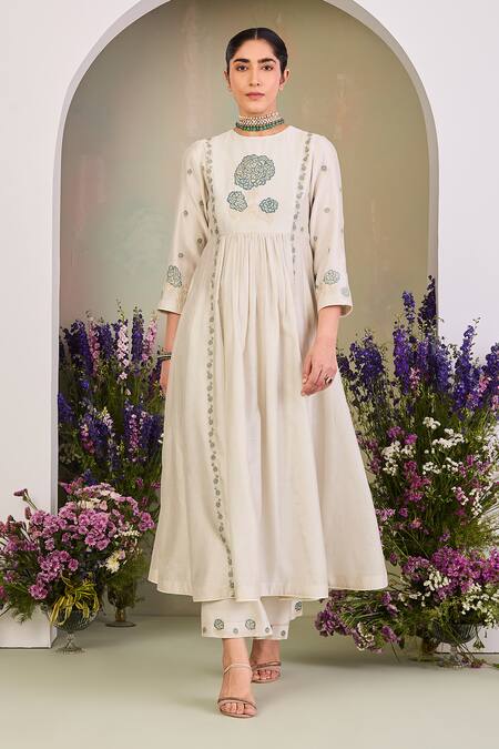 Shop_Sue Mue_Green Chanderi, Silk Embroidery, Zari Round Neck Floral Anarkali Set _Online_at_Aza_Fashions