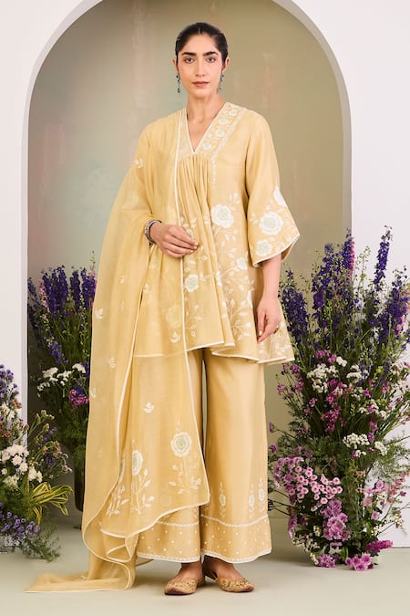 Sue Mue Yellow Silk, Chanderi Embroidery V-neck Pastel Kurta Set 