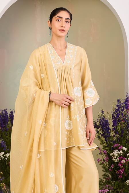 Buy Sue Mue Yellow Silk, Chanderi Embroidery V-neck Pastel Kurta Set Online at Aza Fashions Buy_Sue Mue_Yellow Silk, Chanderi Embroidery V-neck Pastel Kurta Set _Online_at_Aza_Fashions