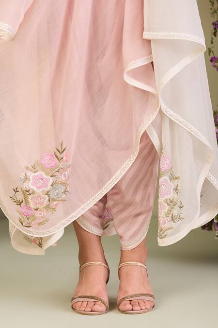 Sue Mue Pink Chanderi Embroidery V-neck Floral Anarkali Set Online at Aza Fashions Sue Mue_Pink Chanderi Embroidery V-neck Floral Anarkali Set _Online_at_Aza_Fashions