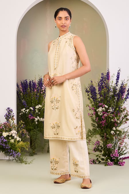 Shop Sue Mue Yellow Chanderi, Handloom Cotton, Silk Embroidery High Neck Floral Kurta Set Online at Aza Fashions Shop_Sue Mue_Yellow Chanderi, Handloom Cotton, Silk Embroidery High Neck Floral Kurta Set _Online_at_Aza_Fashions
