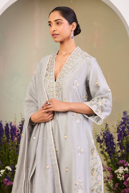 Buy Sue Mue Blue Silk, Embroidery V-neck Ice Kurta Set Online at Aza Fashions Buy_Sue Mue_Blue Silk, Embroidery V-neck Ice Kurta Set _Online_at_Aza_Fashions