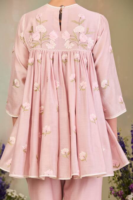 Buy_Sue Mue_Pink Chanderi Embroidery Round Neck Pastel Floral Kurta Set _Online_at_Aza_Fashions