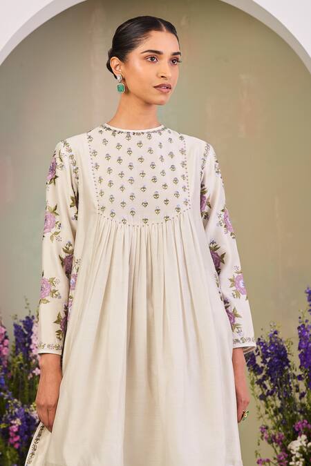 Buy_Sue Mue_Cream Handloom Cotton Embroidery, Beads Round Neck Floral Kurta Set _Online_at_Aza_Fashions