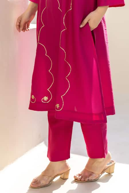 ASRUMO Magenta Chanderi Sequins V-neck Rani Bagh Embroidered Co-ord Set Online at Aza Fashions ASRUMO_Magenta Chanderi Sequins V-neck Rani Bagh Embroidered Co-ord Set _Online_at_Aza_Fashions