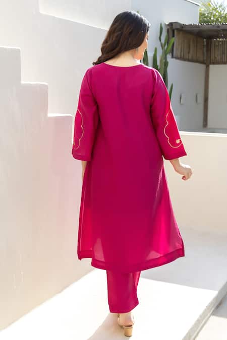 Shop ASRUMO Magenta Chanderi Sequins V-neck Rani Bagh Embroidered Co-ord Set at Aza Fashions Shop_ASRUMO_Magenta Chanderi Sequins V-neck Rani Bagh Embroidered Co-ord Set _at_Aza_Fashions