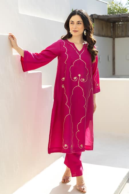 Buy ASRUMO Magenta Chanderi Sequins V-neck Rani Bagh Embroidered Co-ord Set Online at Aza Fashions Buy_ASRUMO_Magenta Chanderi Sequins V-neck Rani Bagh Embroidered Co-ord Set _Online_at_Aza_Fashions