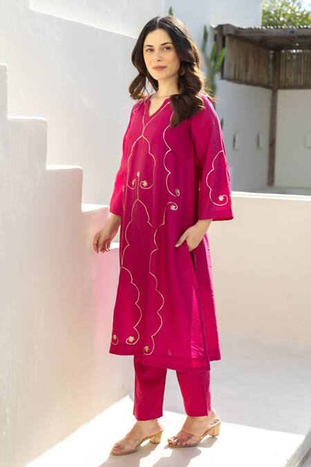 Shop ASRUMO Magenta Chanderi Sequins V-neck Rani Bagh Embroidered Co-ord Set Online at Aza Fashions Shop_ASRUMO_Magenta Chanderi Sequins V-neck Rani Bagh Embroidered Co-ord Set _Online_at_Aza_Fashions