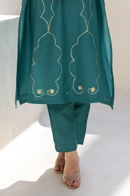 ASRUMO Green Chanderi Embroidery Split V-neck Teal Noor Co-ord Set Online at Aza Fashions ASRUMO_Green Chanderi Embroidery Split V-neck Teal Noor Co-ord Set _Online_at_Aza_Fashions