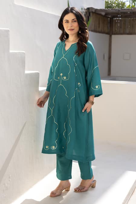 Shop ASRUMO Green Chanderi Embroidery Split V-neck Teal Noor Co-ord Set Online at Aza Fashions Shop_ASRUMO_Green Chanderi Embroidery Split V-neck Teal Noor Co-ord Set _Online_at_Aza_Fashions