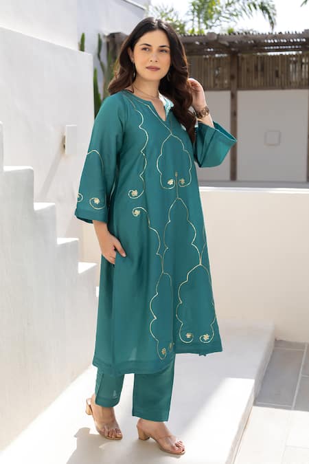 ASRUMO Green Chanderi Embroidery Split V-neck Teal Noor Co-ord Set at Aza Fashions ASRUMO_Green Chanderi Embroidery Split V-neck Teal Noor Co-ord Set _at_Aza_Fashions