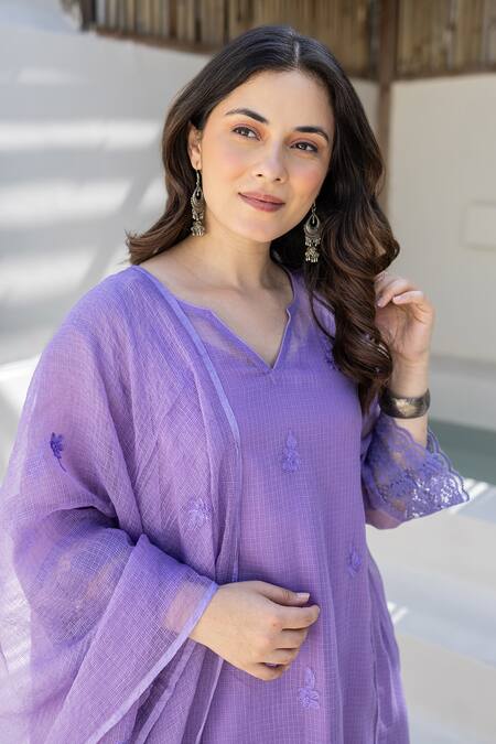 Buy ASRUMO Mauve Doriya Embroidery V-neck Lavender Breeze Kurta Set Buy_ASRUMO_Mauve Doriya Embroidery V-neck Lavender Breeze Kurta Set