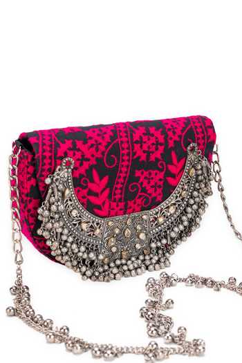 Shop 5elements Purple Beads, Chains Harini Magenta Handbag Online at Aza Fashions Shop_5elements_Purple Beads, Chains Harini Magenta Handbag _Online_at_Aza_Fashions