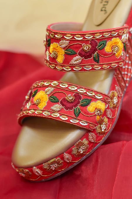 Around Always_Red Embroidery Angan Wedge With _Online_at_Aza_Fashions