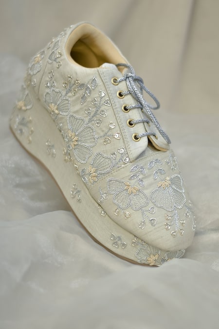 AROUND ALWAYS Silver Embroidered Peonies Sneakers 