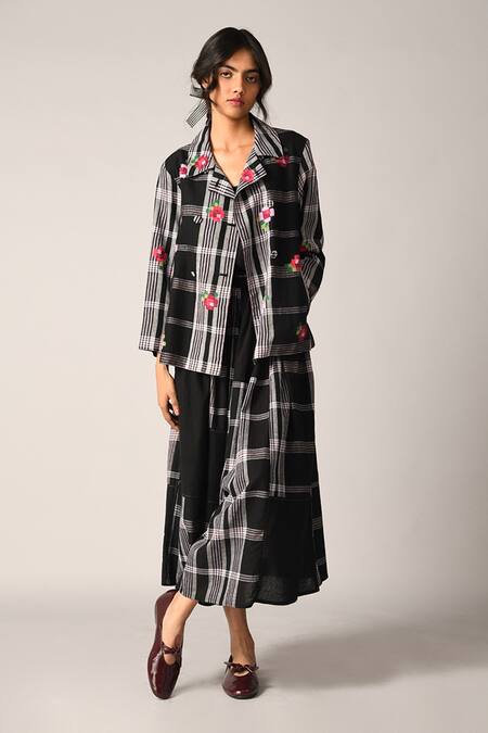 Payal Pratap Black Handloom Cotton Embroidery Collared Bolanderi Double Breast Jacket Online at Aza Fashions Payal Pratap_Black Handloom Cotton Embroidery Collared Bolanderi Double Breast Jacket _Online_at_Aza_Fashions