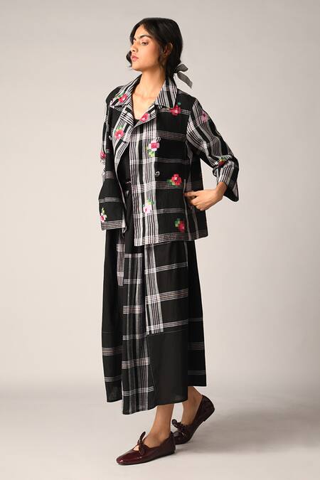 Shop Payal Pratap Black Handloom Cotton Embroidery Collared Bolanderi Double Breast Jacket Online at Aza Fashions Shop_Payal Pratap_Black Handloom Cotton Embroidery Collared Bolanderi Double Breast Jacket _Online_at_Aza_Fashions