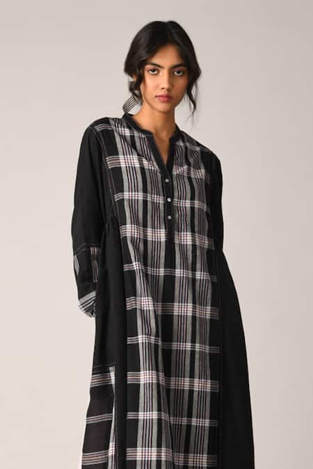 Payal Pratap Black Handloom Cotton Collared Tunic Online at Aza Fashions Payal Pratap_Black Handloom Cotton Collared Tunic _Online_at_Aza_Fashions