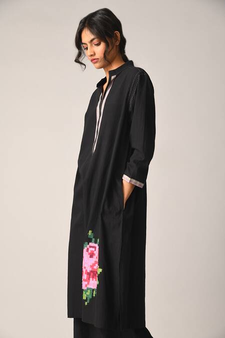 Payal Pratap Black Handloom Cotton Embroidery Split V-neck Tunic And Pant Set Online at Aza Fashions Payal Pratap_Black Handloom Cotton Embroidery Split V-neck Tunic And Pant Set _Online_at_Aza_Fashions