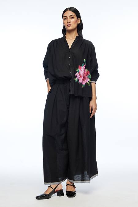 Payal Pratap Black Handloom Cotton Embroidery Collared Floribunda Oversized Shirt Online at Aza Fashions Payal Pratap_Black Handloom Cotton Embroidery Collared Floribunda Oversized Shirt _Online_at_Aza_Fashions