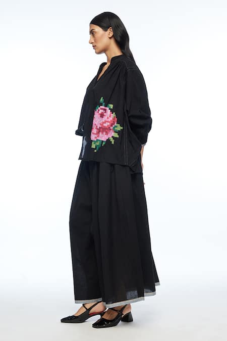 Buy Payal Pratap Black Handloom Cotton Embroidery Collared Floribunda Oversized Shirt Online at Aza Fashions Buy_Payal Pratap_Black Handloom Cotton Embroidery Collared Floribunda Oversized Shirt _Online_at_Aza_Fashions