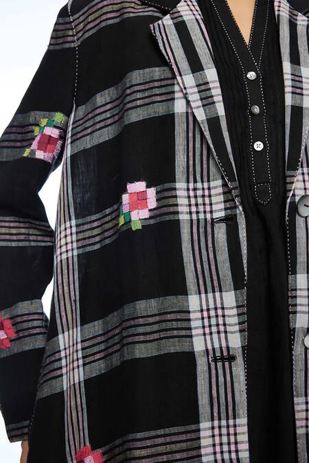 Payal Pratap Black Linen Embroidery Collared Arvensis Long Jacket Online at Aza Fashions Payal Pratap_Black Linen Embroidery Collared Arvensis Long Jacket _Online_at_Aza_Fashions