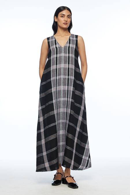 Buy Payal Pratap Black Linen V-neck Handloom Maxi Dress Online at Aza Fashions Buy_Payal Pratap_Black Linen V-neck Handloom Maxi Dress _Online_at_Aza_Fashions