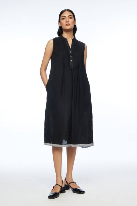 Payal Pratap Black Linen Split V-neck Cymosa Yoke Pleated Midi Dress at Aza Fashions Payal Pratap_Black Linen Split V-neck Cymosa Yoke Pleated Midi Dress _at_Aza_Fashions