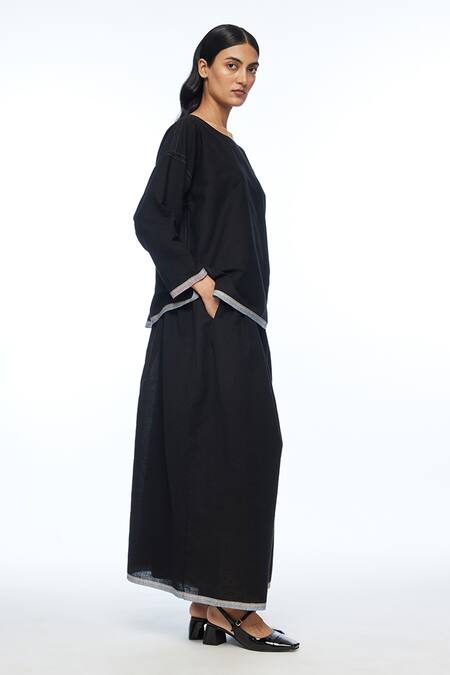 Payal Pratap Black Handloom Cotton Round Neck Oversize Top Online at Aza Fashions Payal Pratap_Black Handloom Cotton Round Neck Oversize Top _Online_at_Aza_Fashions
