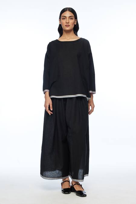 Buy Payal Pratap Black Handloom Cotton Round Neck Oversize Top Online at Aza Fashions Buy_Payal Pratap_Black Handloom Cotton Round Neck Oversize Top _Online_at_Aza_Fashions