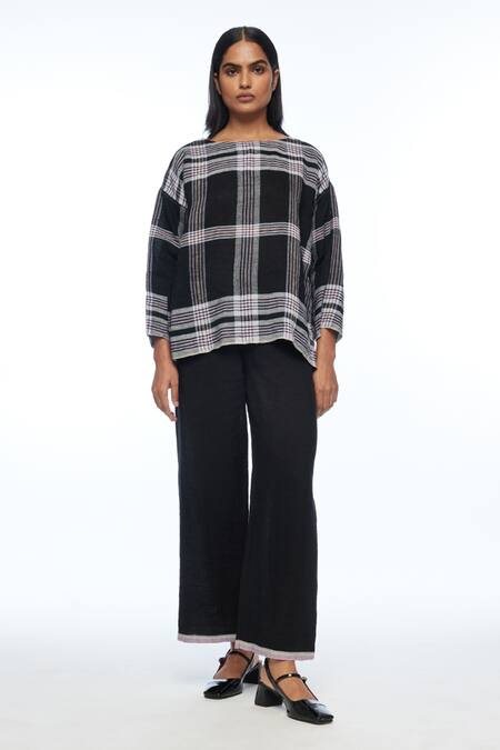 Payal Pratap Black Linen Boat Neck Caesia Boxy Top Online at Aza Fashions Payal Pratap_Black Linen Boat Neck Caesia Boxy Top _Online_at_Aza_Fashions