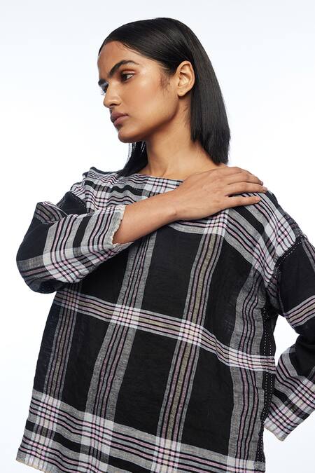 Buy Payal Pratap Black Linen Boat Neck Caesia Boxy Top Online at Aza Fashions Buy_Payal Pratap_Black Linen Boat Neck Caesia Boxy Top _Online_at_Aza_Fashions