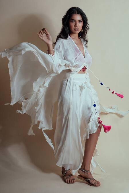 Buy Style Junkiie Ivory Chiffon, Chinon Tassels V-neck Vanilla Cascade Ruffle Duster Buy_Style Junkiie_Ivory Chiffon, Chinon Tassels V-neck Vanilla Cascade Ruffle Duster