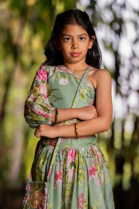 Yuvraani Jaipur_Green Chanderi, Cotton Tassels Mint Printed One Shoulder Lehenga Set _Online_at_Aza_Fashions