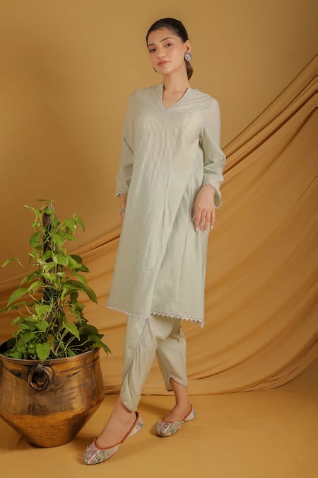 Grass & Sunshine_Green Chanderi Embroidery V-neck Pastel Petal Kurta And Pant Set _at_Aza_Fashions