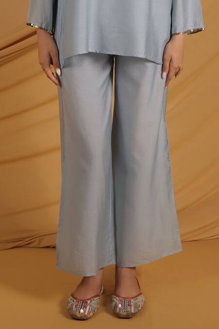 Grass & Sunshine_Blue Chanderi V-neck Azure Embellished Kurta Set _Online_at_Aza_Fashions