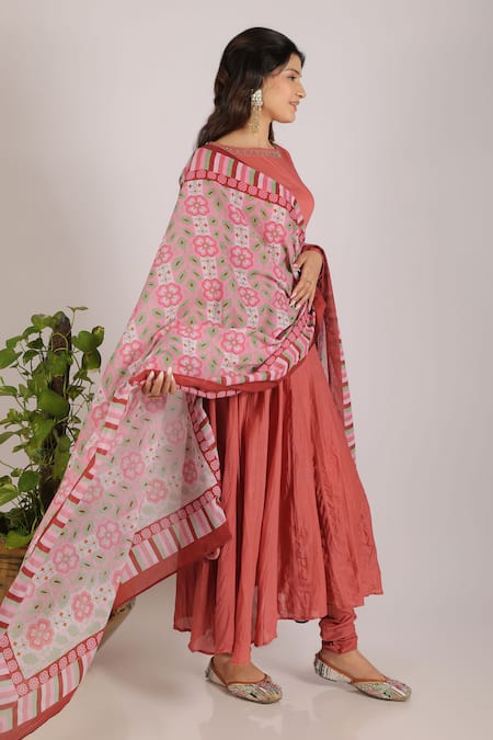 Buy_Grass & Sunshine_Coral Cotton Embroidery Round Neck Flora Bloom Anarkali Set _Online_at_Aza_Fashions