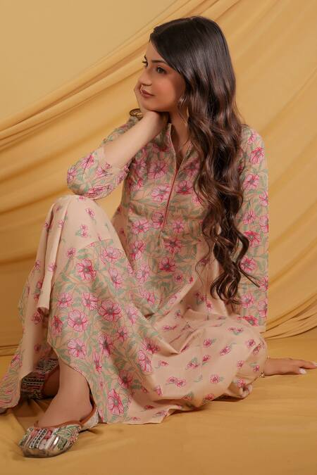 Grass & Sunshine_Beige Cotton Collared Spring Meadow Kurta And Pant Set _at_Aza_Fashions