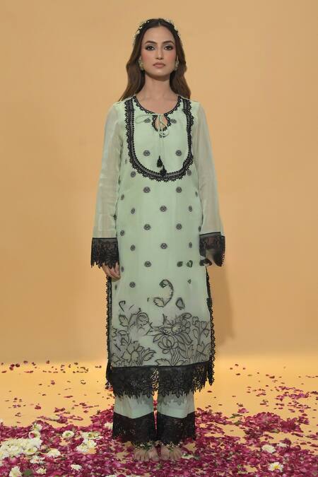 Buy_Rachit Khanna_Green Cotton, Organza Lace Round Neck Mist Kurta Set _Online_at_Aza_Fashions