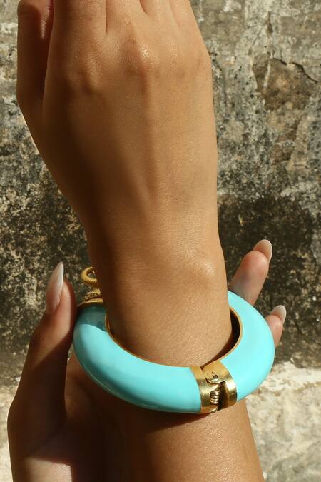 MAALICIOUS JEWELRY Blue Circus Elephant Gold Plated Bracelet at Aza Fashions MAALICIOUS JEWELRY_Blue Circus Elephant Gold Plated Bracelet_at_Aza_Fashions
