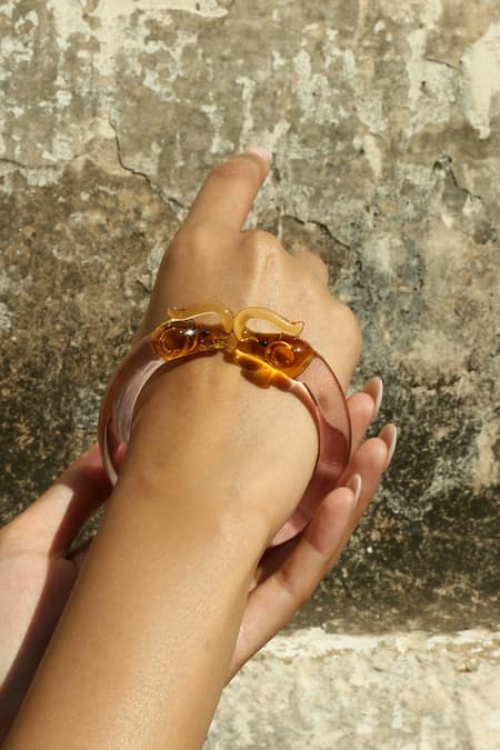 Buy_MAALICIOUS JEWELRY_Pink Elephant Glass Bangle _Online_at_Aza_Fashions
