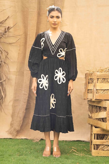 Shop_Kalakaari By Sagarika_Black Cotton Embroidery V-neck Floral Applique Midi Dress 