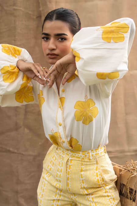 Buy_Kalakaari By Sagarika_White Cotton Embroidery Collared Butter Yellow Floral Print Pant Set _Online_at_Aza_Fashions