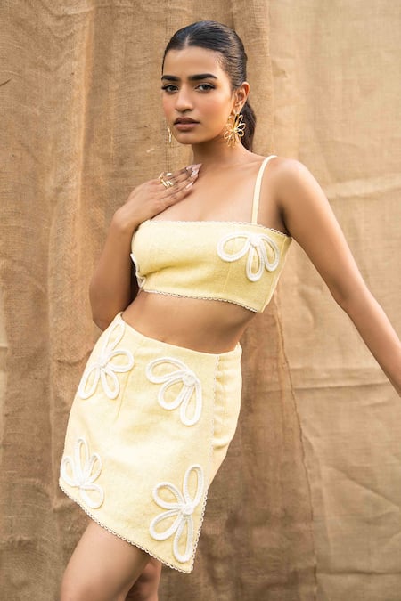 Buy_Kalakaari By Sagarika_Yellow Cotton Embroidery Square Neck Butter Skirt Set _Online_at_Aza_Fashions