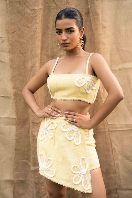 Shop_Kalakaari By Sagarika_Yellow Cotton Embroidery Square Neck Butter Skirt Set _Online_at_Aza_Fashions