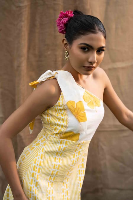 Buy Kalakaari By Sagarika Yellow Cotton Asymmetric Butter Midi Dress Online at Aza Fashions Buy_Kalakaari By Sagarika_Yellow Cotton Asymmetric Butter Midi Dress _Online_at_Aza_Fashions