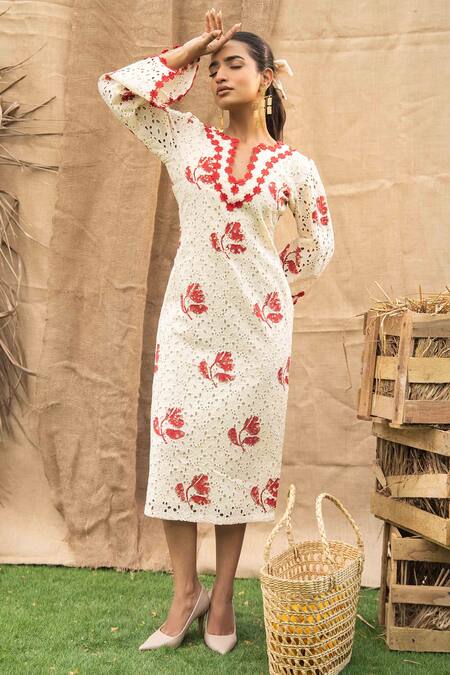 Shop_Kalakaari By Sagarika_Red Cotton Embroidery V-neck Floral Midi Dress 